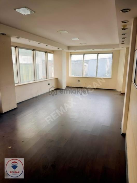 Remax Yusan'dan 5000 M2 Arnavutköy'de Fabrika - 16
