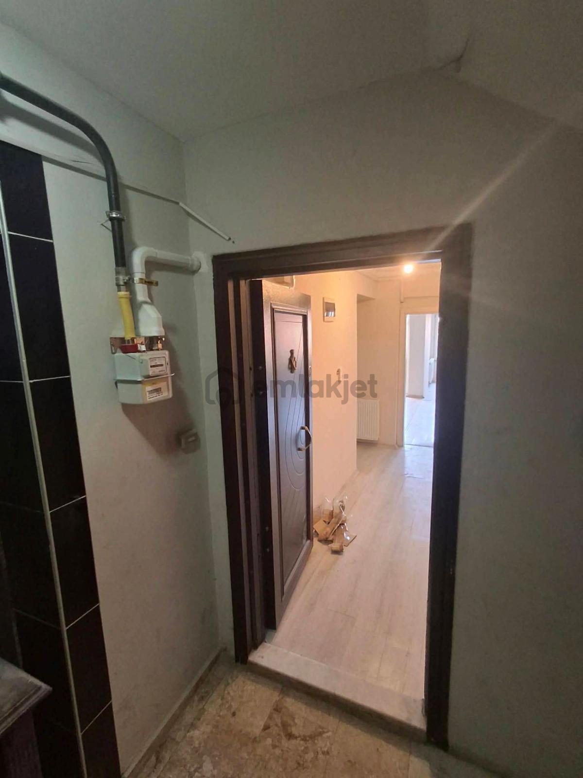 Edremit Merkezde Kiralık 3+1 Daire - 3