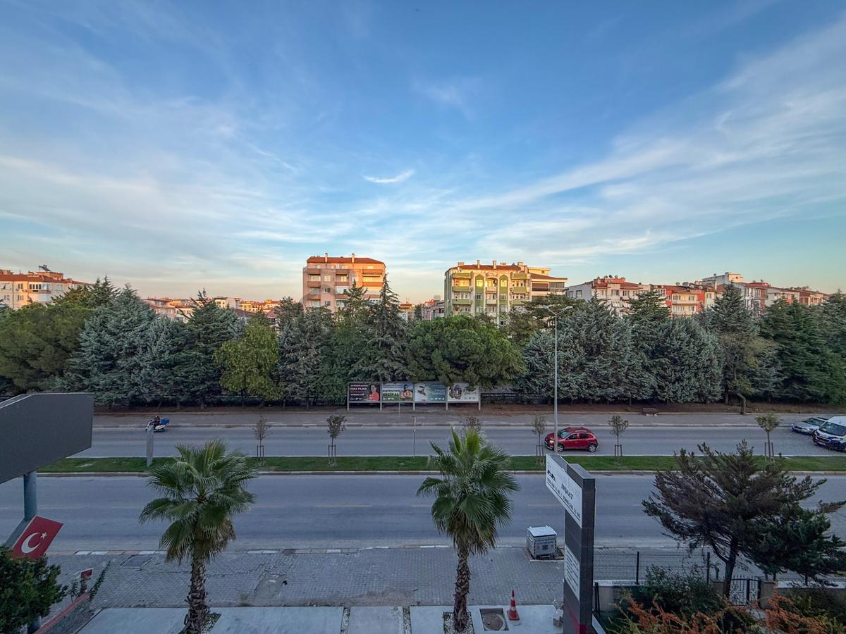Yeni İzmir Cad Üzerinde Satılık Arakat 3+1 Daire - 12