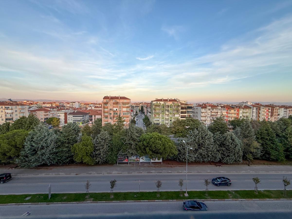 Yeni İzmir Cad Üzerinde Satılık Arakat 3+1 Daire - 12