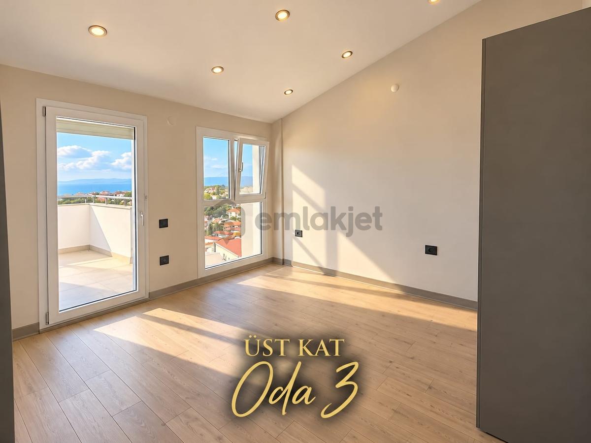 Ada Trıo Iıı - Teraslı Dubleks Daire // Rw Akar - 22