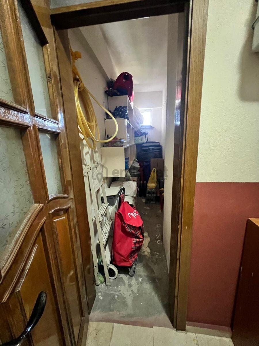 Cadde Üzerinde Satılık Geniş Daire - 21