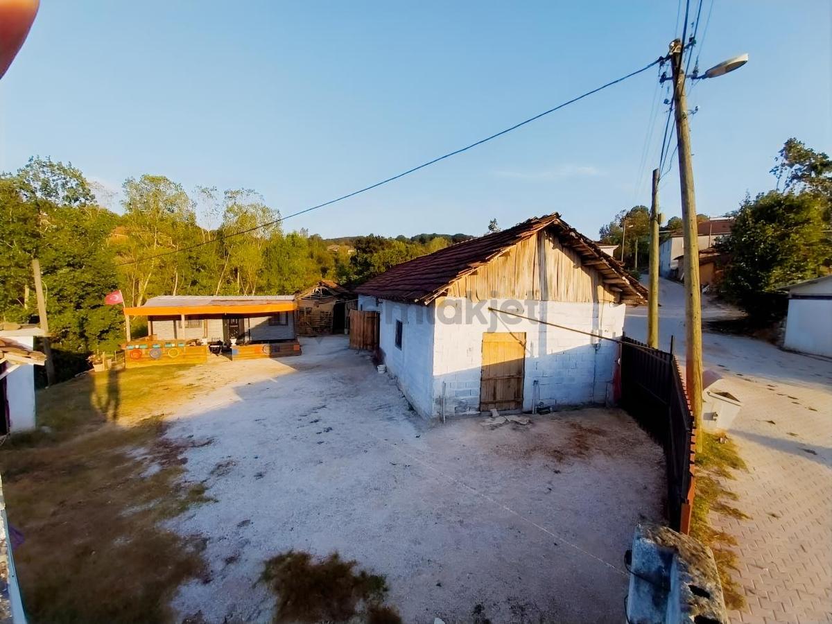 Manyas/erecek Köyü Merkezinde 703m² Prefabrik Evli Satılık Arsa - 2
