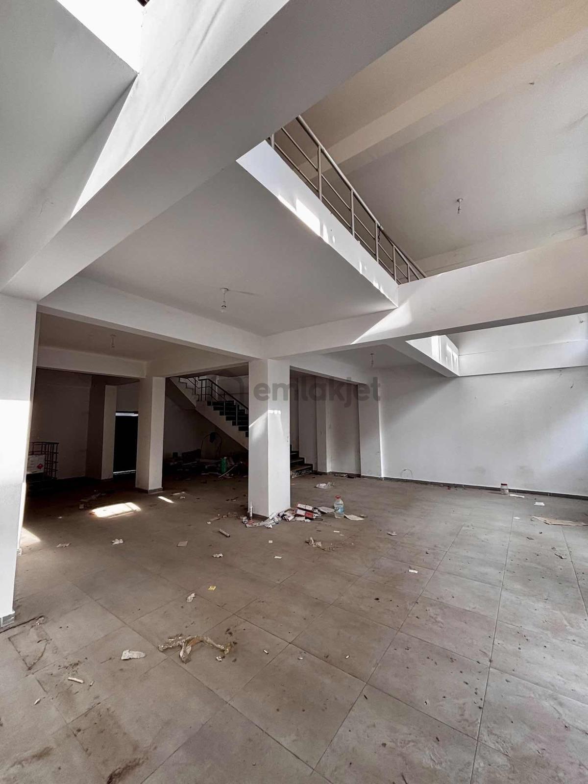 Karacabey'de | 240 M² | 12 Mt Cephe | Çift Katlı Satılık Dükkan - 7