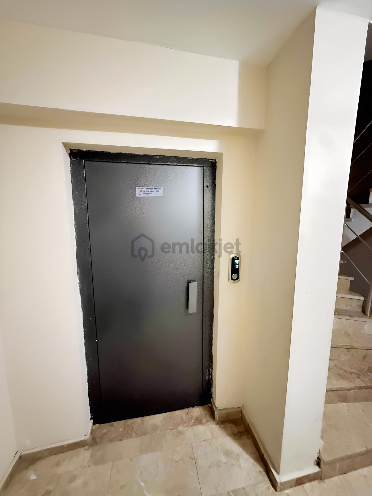 Elegant'tan Yol Üzeri Deniz Manzaralı 3+1 Daire - 21