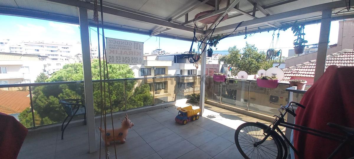 Bornova Kazımdirik'te Teraslı 1+1 Kiralık Daire - 23