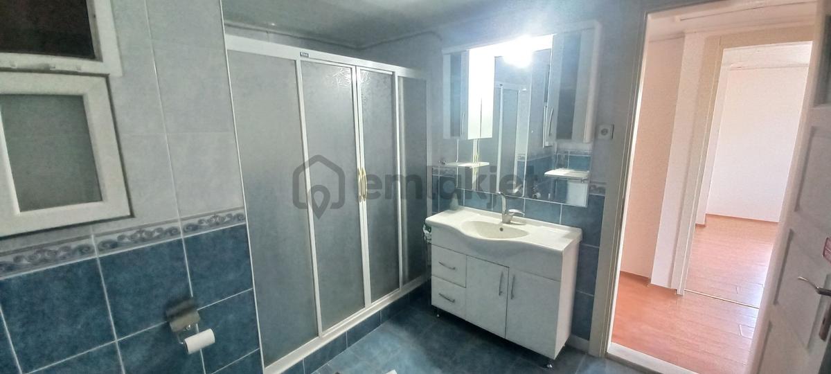 Bornova Kazımdirik'te Teraslı 1+1 Kiralık Daire - 24