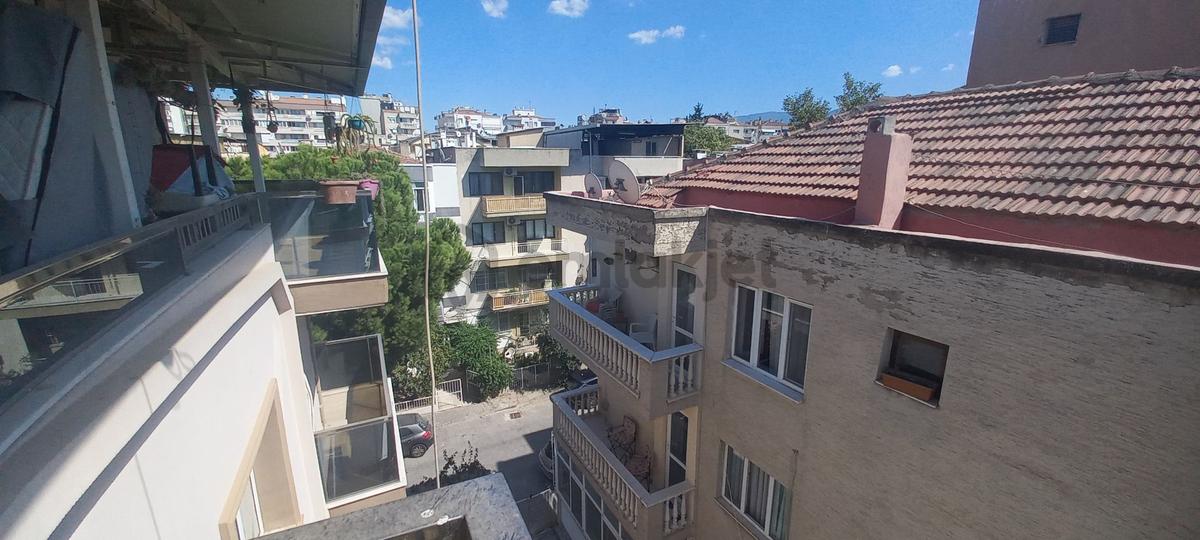 Bornova Kazımdirik'te Teraslı 1+1 Kiralık Daire - 5