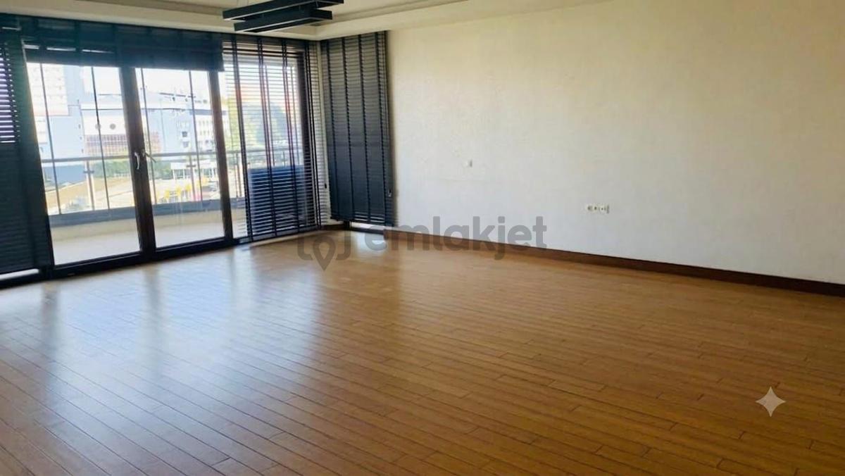 Çukurambar Silver Resıdence'da Prestijli Konumda Satılık Ofis - 6