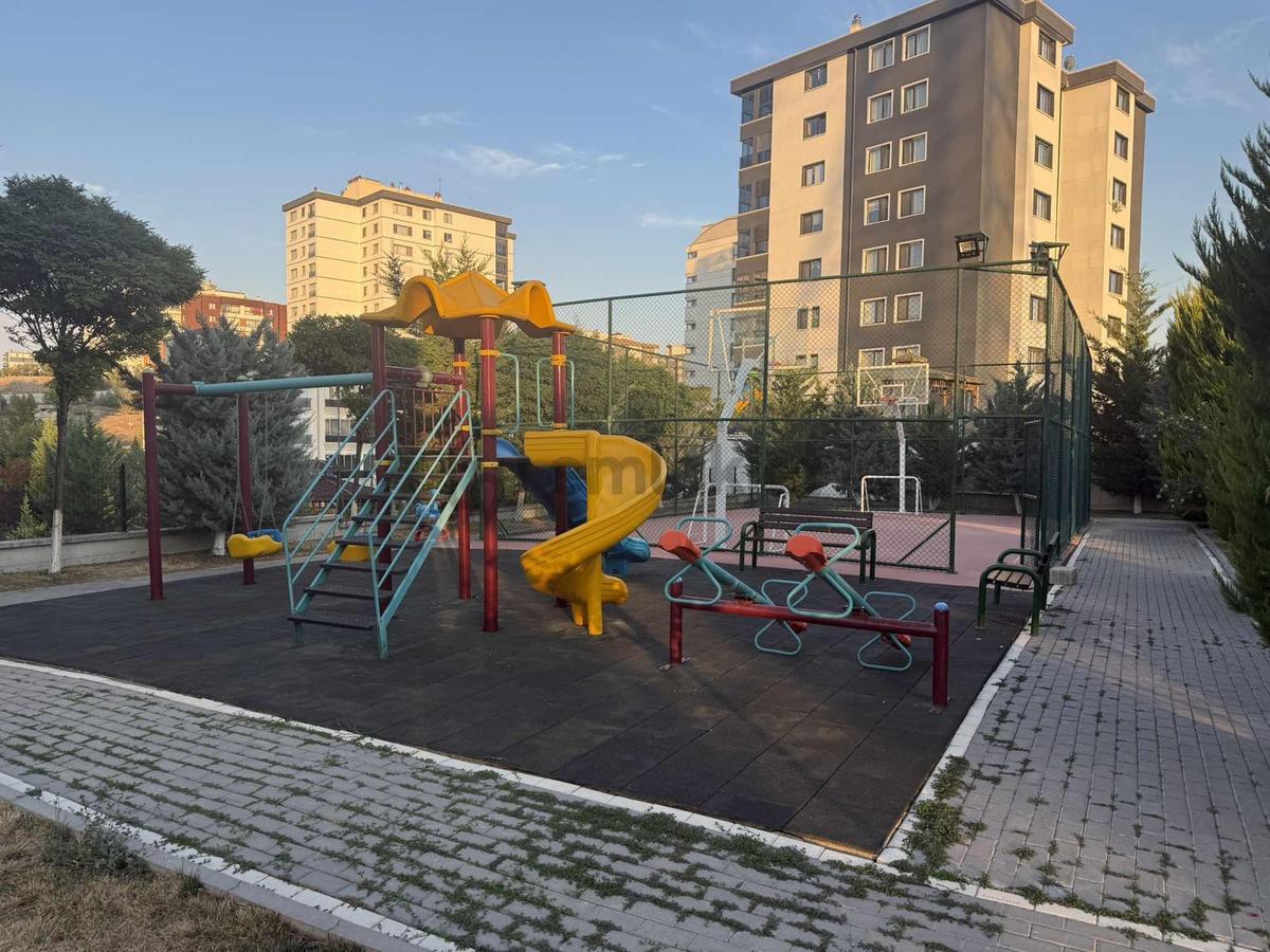 Kristal Park Sitesi Geniş Mutfaklı Mükemmel Üçcephe 4,5+1 - 3