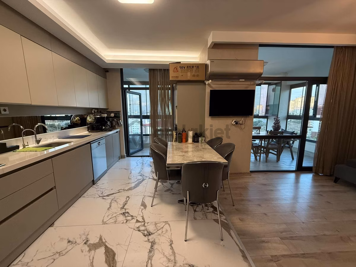 Kristal Park Sitesi Geniş Mutfaklı Mükemmel Üçcephe 4,5+1