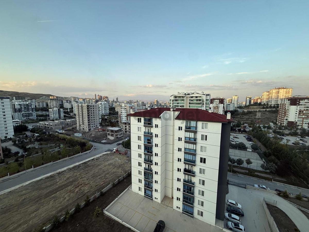 Kristal Park Sitesi Geniş Mutfaklı Mükemmel Üçcephe 4,5+1 - 33