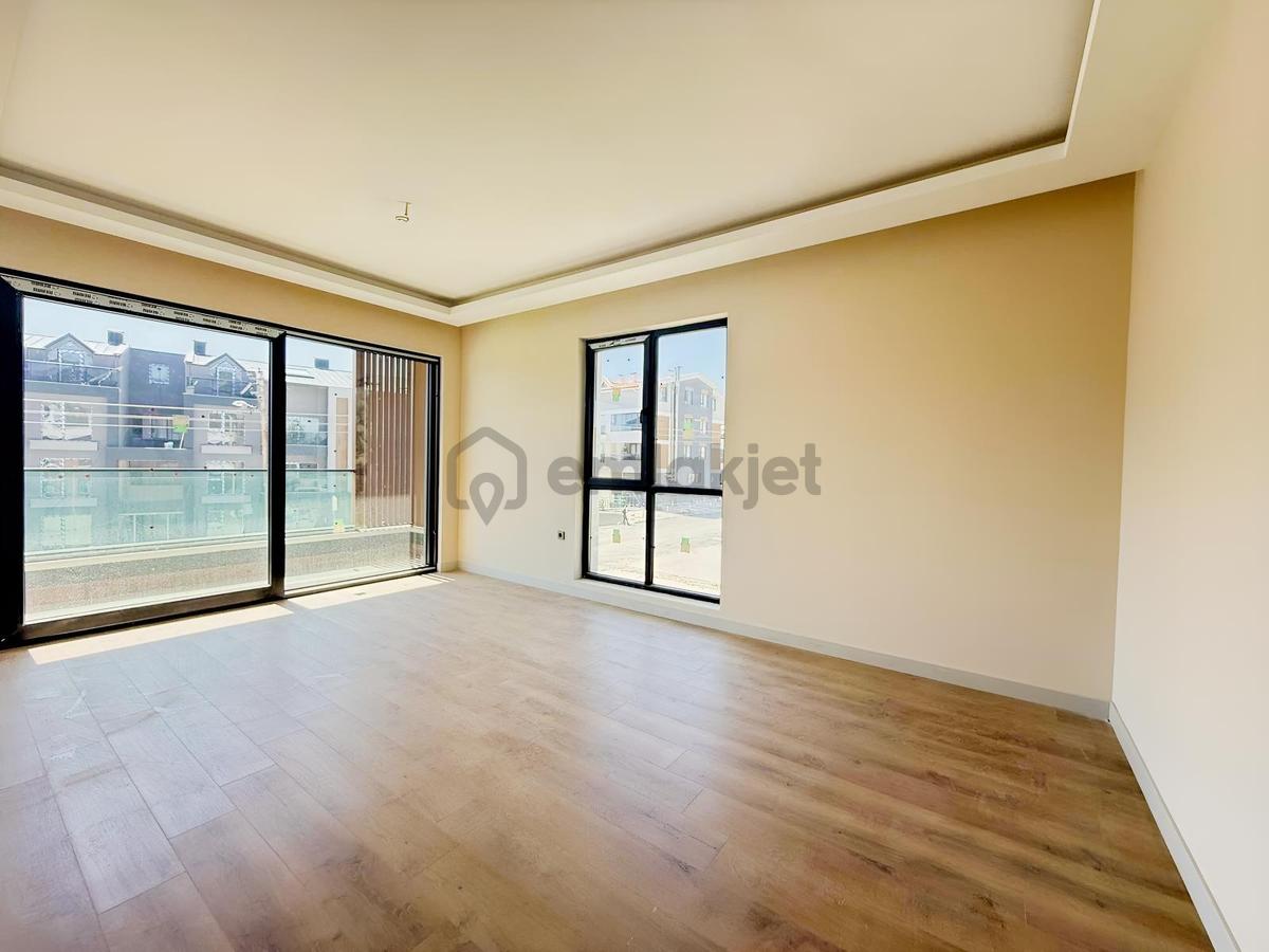 "alaçatı"dan Hera'da Ara Kat, B.mutfaklı 80 M2 2+1!!! - 2