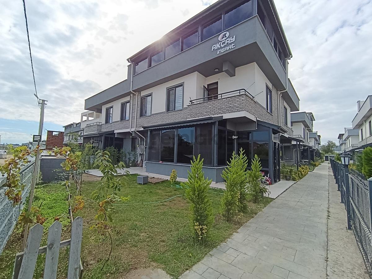 Sakarya Karasu'da Satılık 5+1 Villa
