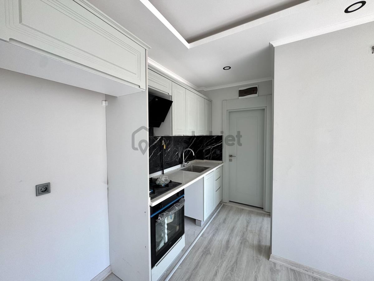 Işıklar Cadde Dibi Arakatta Sıfır 1+1 'ler - 8