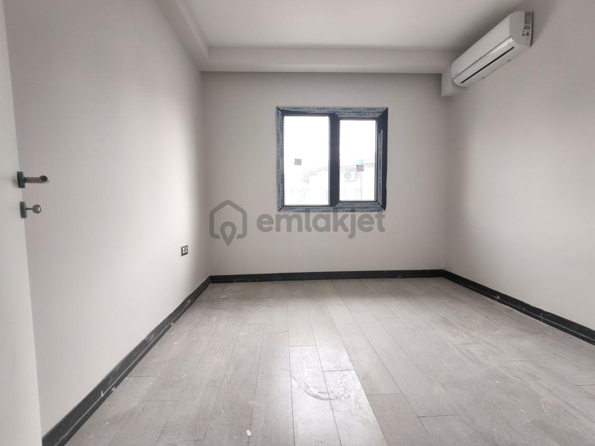 Pirinçlik Toki-az Katlı-2.kat-cadde Üstü-binada Oturan Var - 12