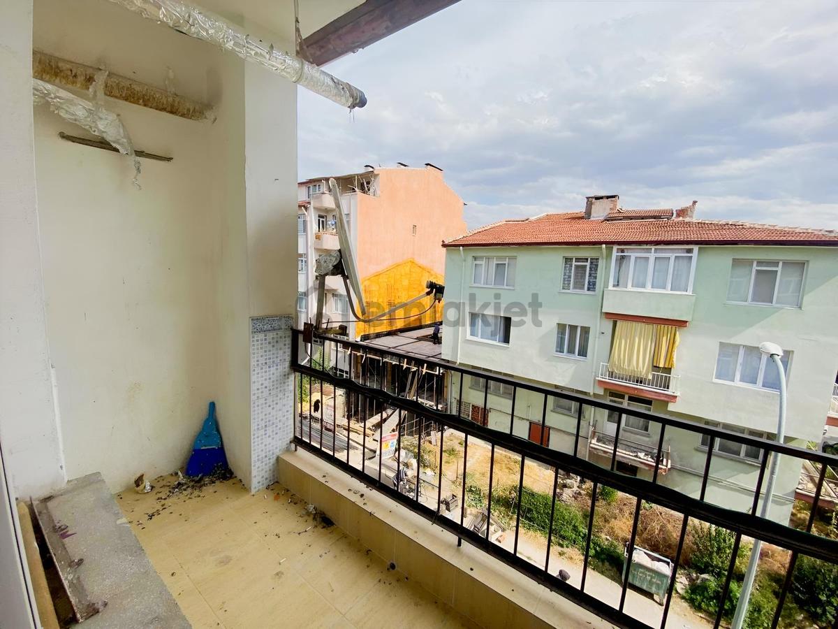 Fatih Mahallesinde Çarşı Merkezde - 17