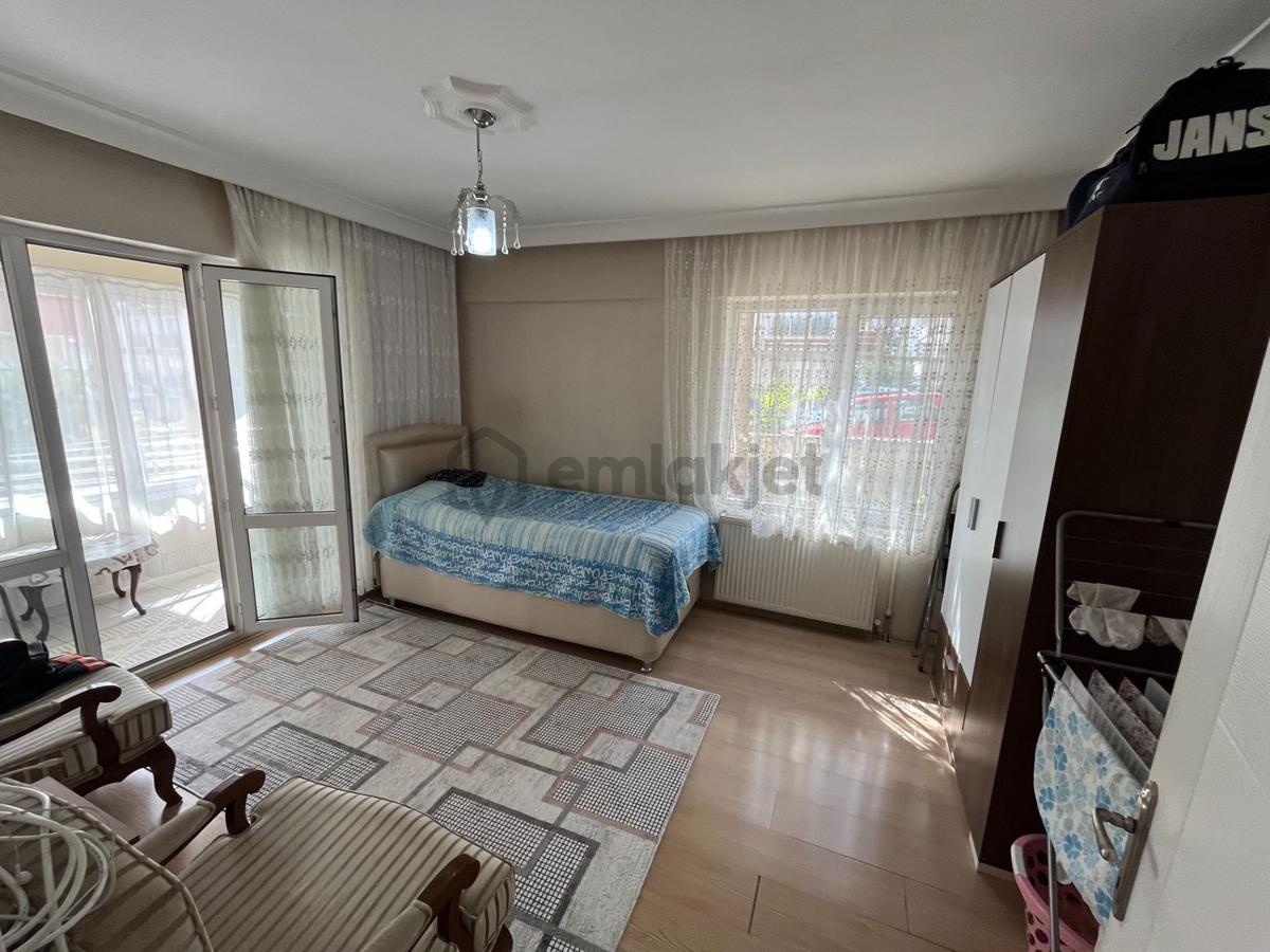 Alsancak'ta Arakat Konumunda 2+1 Daire Asansörlü Daire - 18