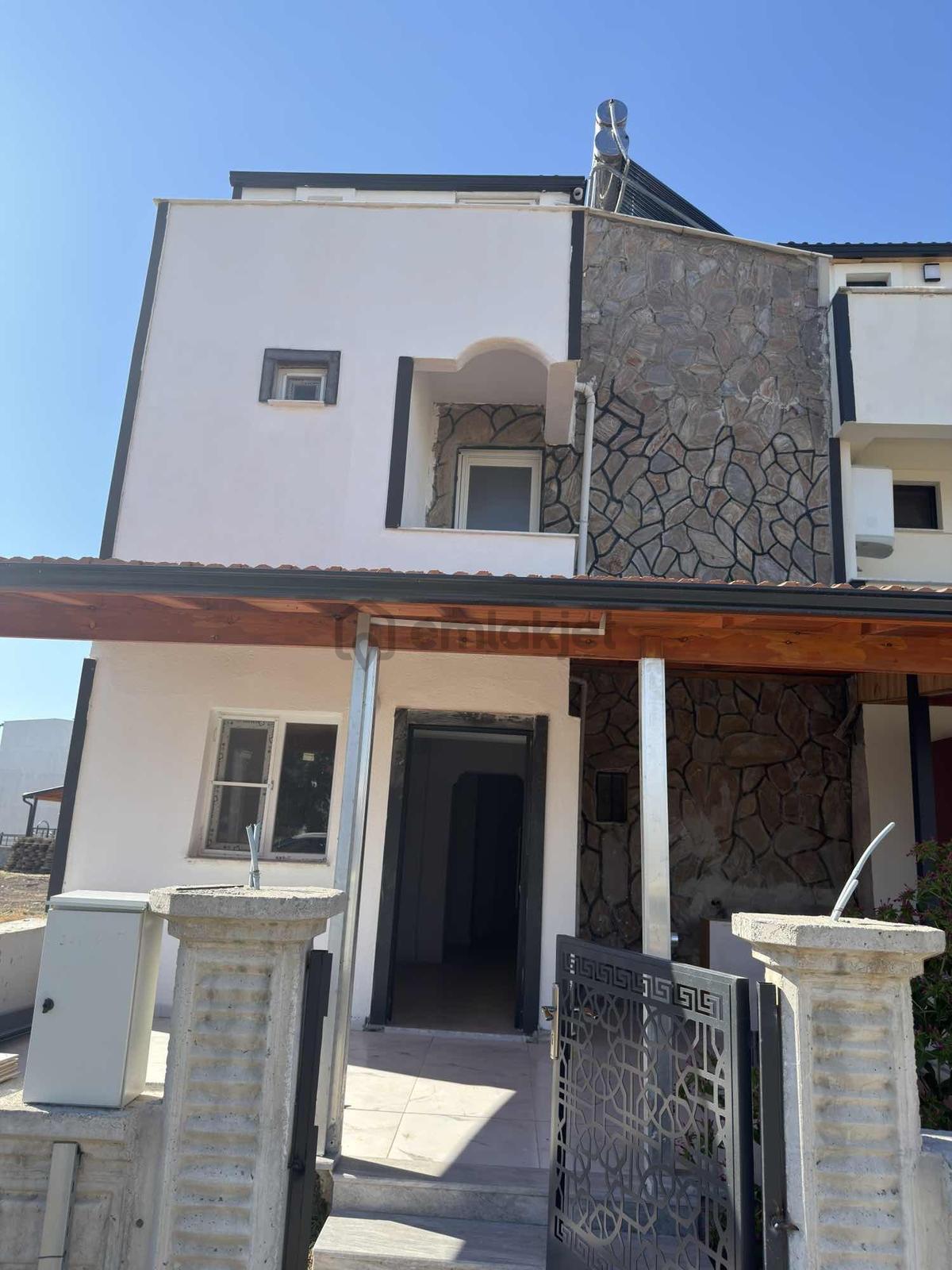 Dikili Salihler'de Satılık Tripleks - 2