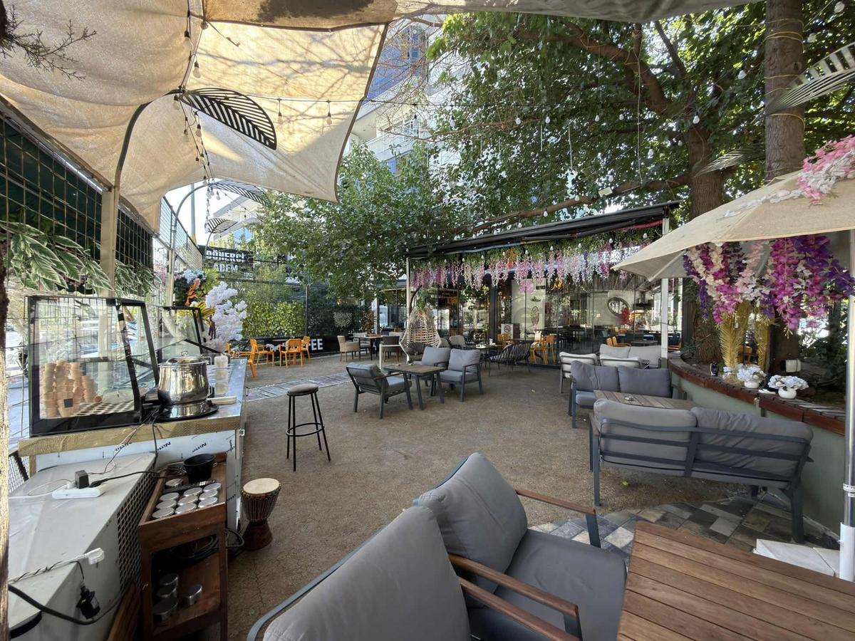 Berk Emlak'tan İşlek Konumda Devren Kiralık Kafe - 12