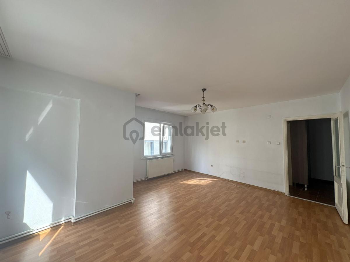 Maltepe Altıntepe'de Oldukça Kullanışlı 2+1 Kiralık Daire - 2