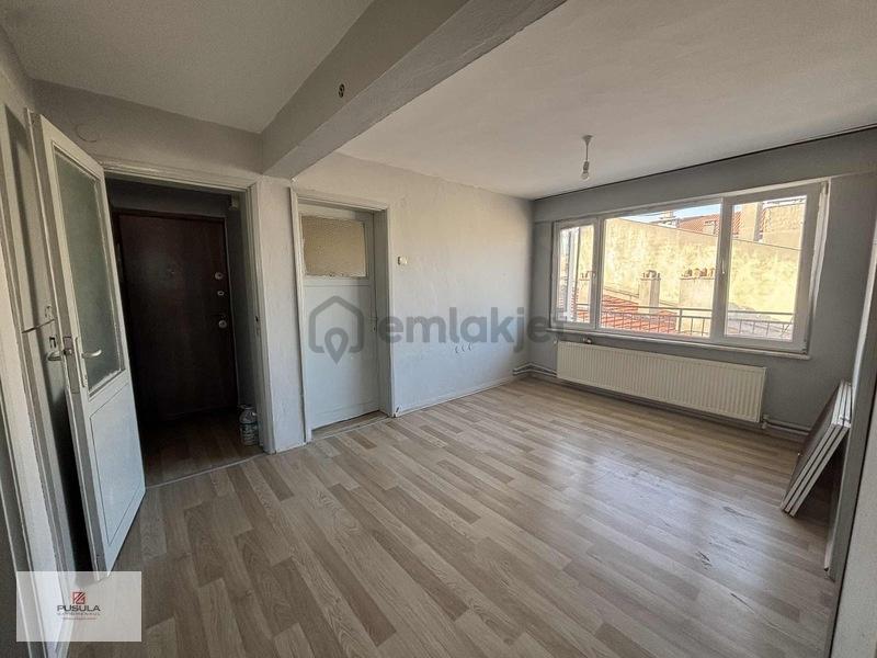 Ahp Okul Caddesi Üzerinde Fırsat (2+1) Daire - 4