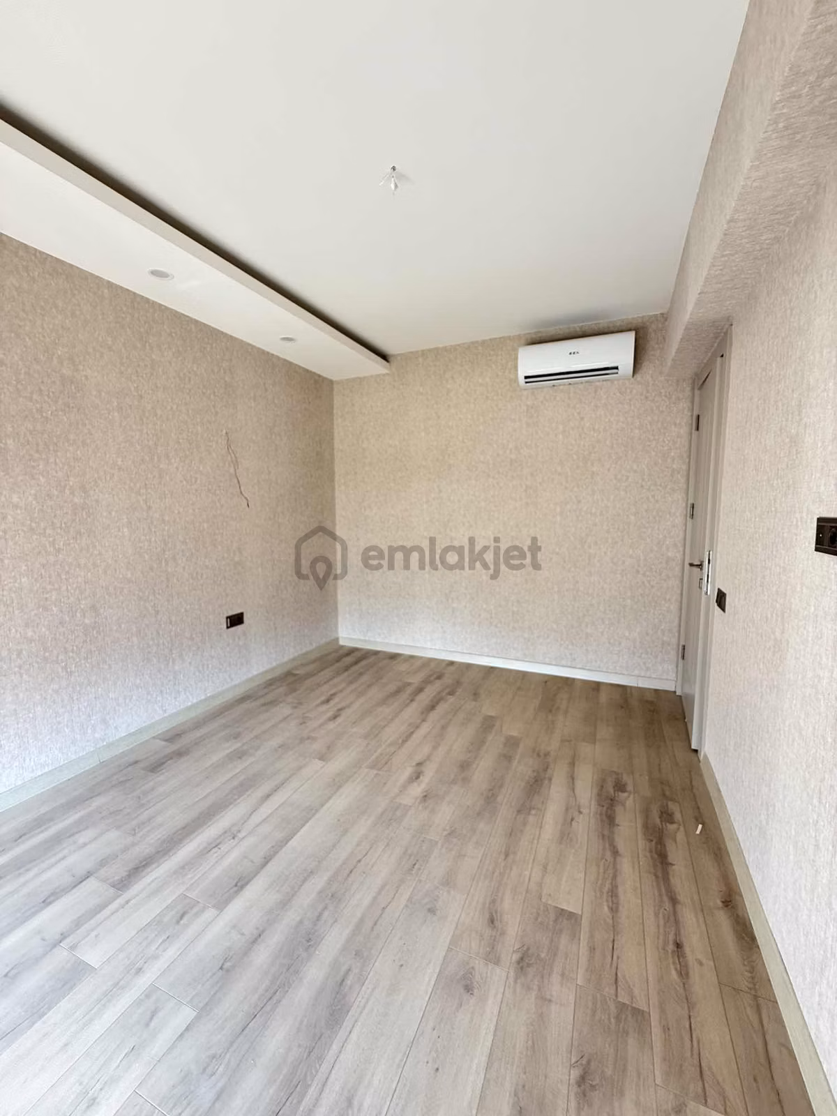 Aksu Altıntaş Ana Cadde Yakını Sıfır 2+1 Daire - 27