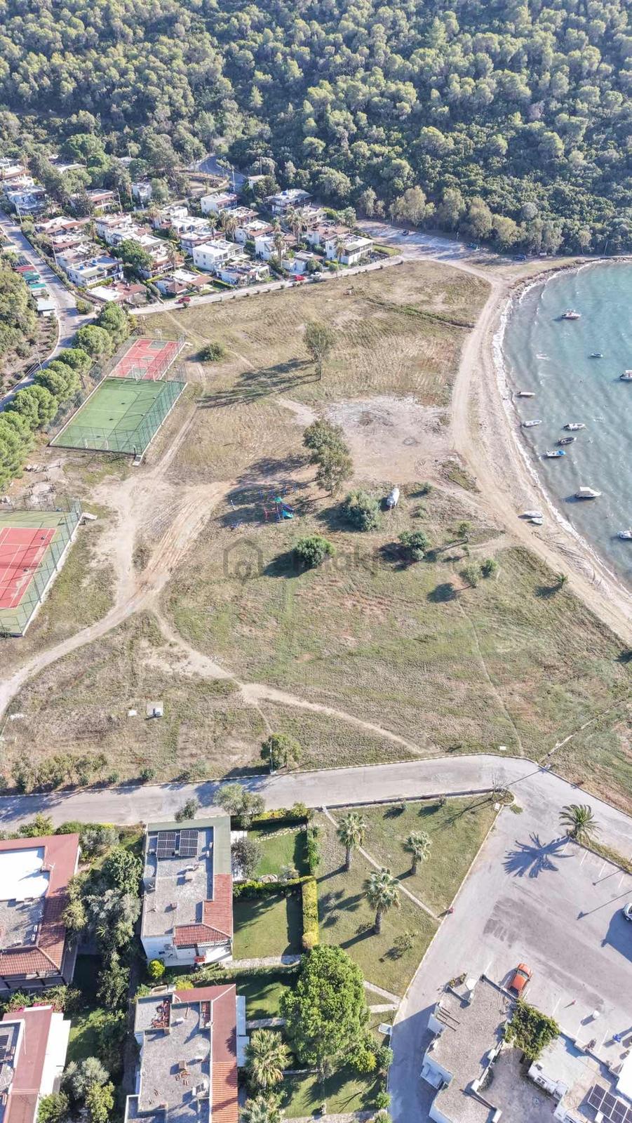 Adabükü Doktorlar Sitesinde Kiralık 4+1 Villa - 13