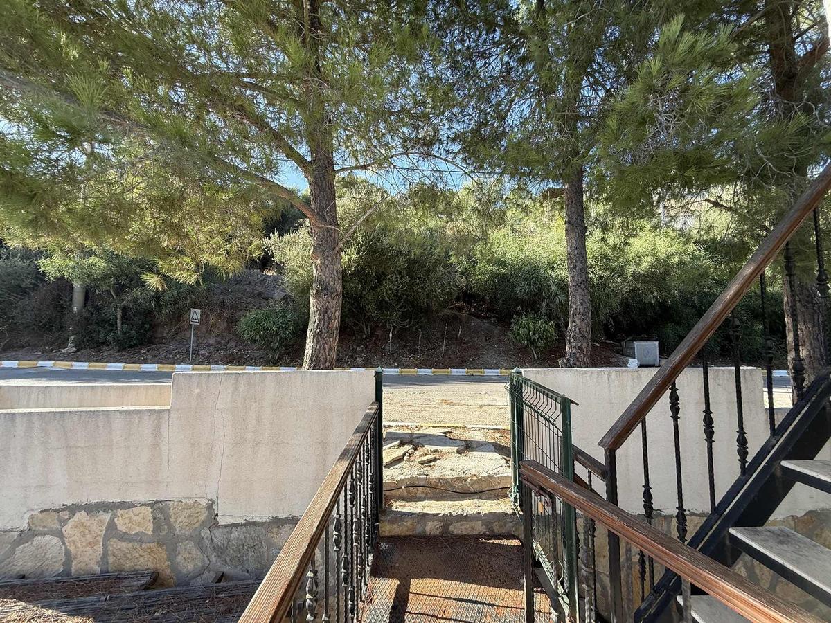 Adabükü Doktorlar Sitesinde Kiralık 4+1 Villa - 20