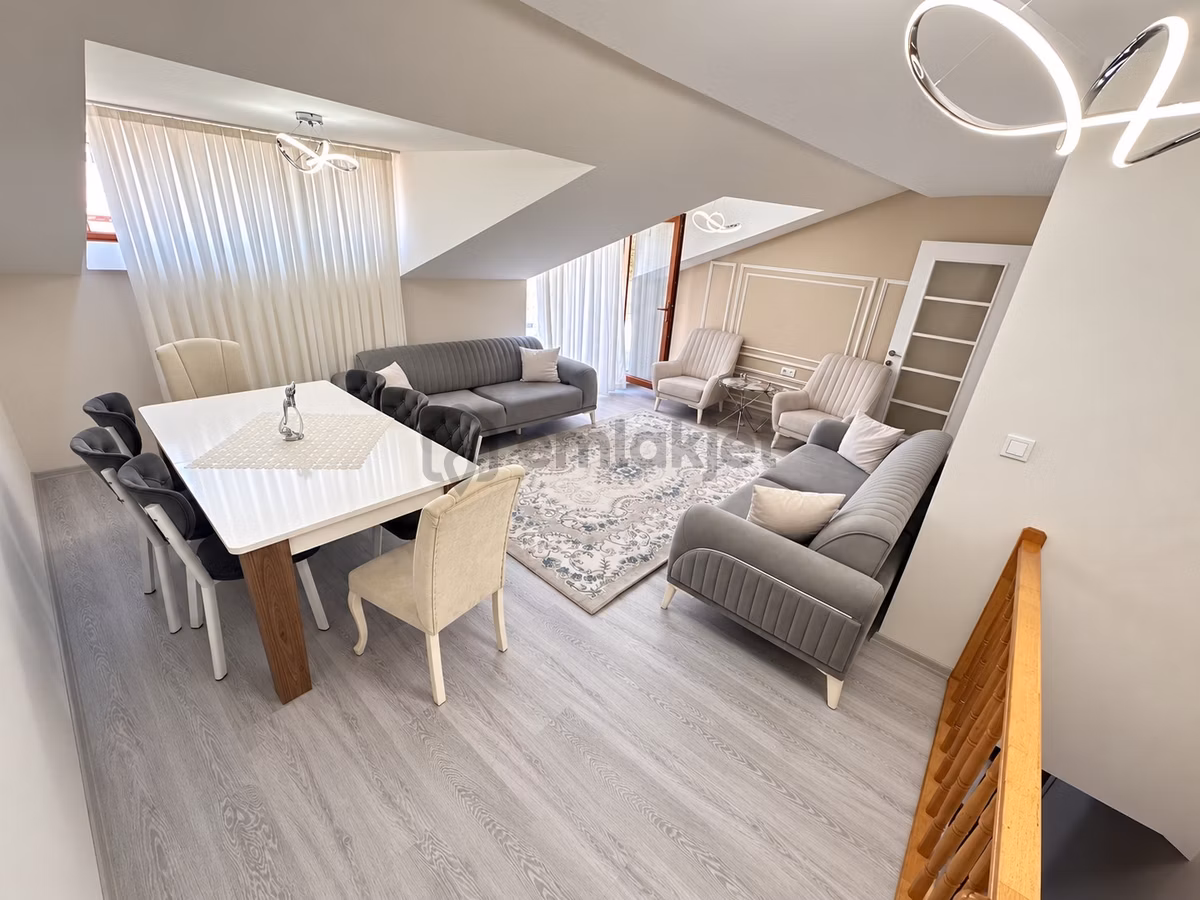 Teraziderede Caddede Sıfır Ayarında Yapılı 4+2 Dubleks Daire ! - 13