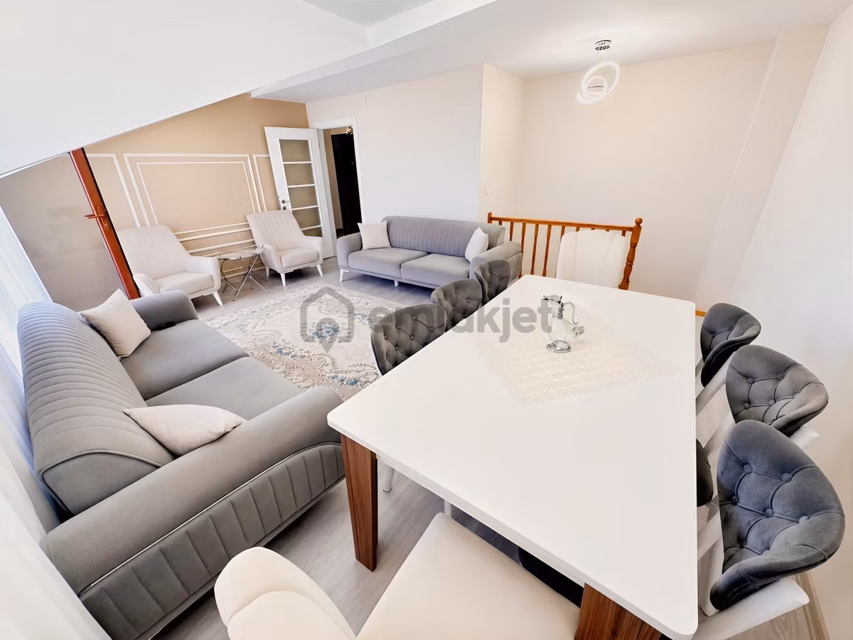 Teraziderede Caddede Sıfır Ayarında Yapılı 4+2 Dubleks Daire ! - 15
