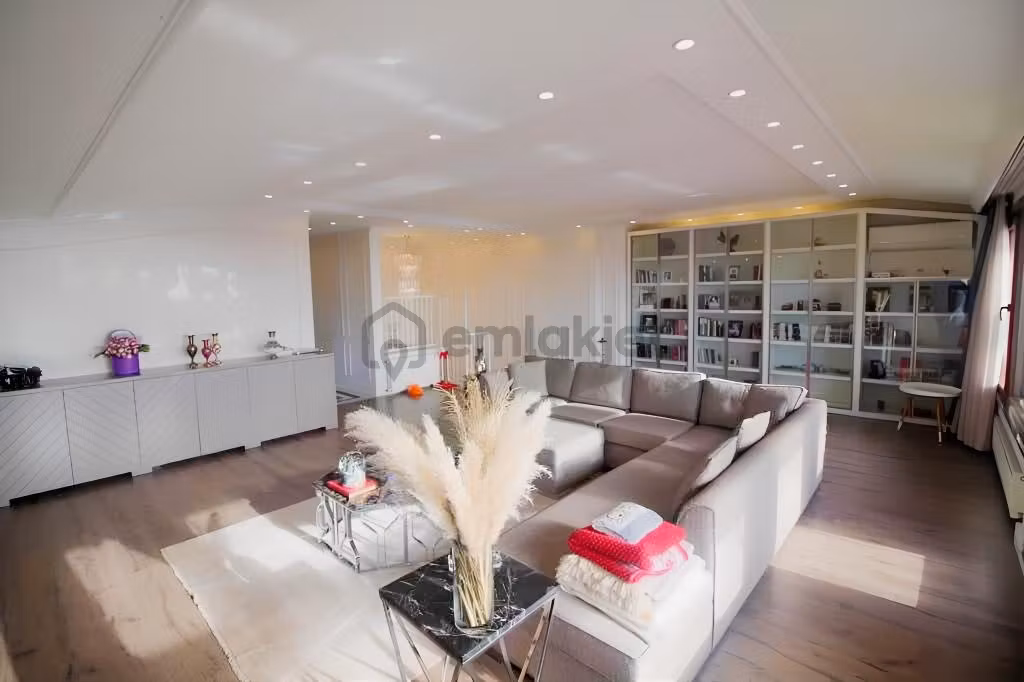Florya'da 7+2 Kiralık Mimar Dekorasyonlu Ultra Lüks Dubleks - 34