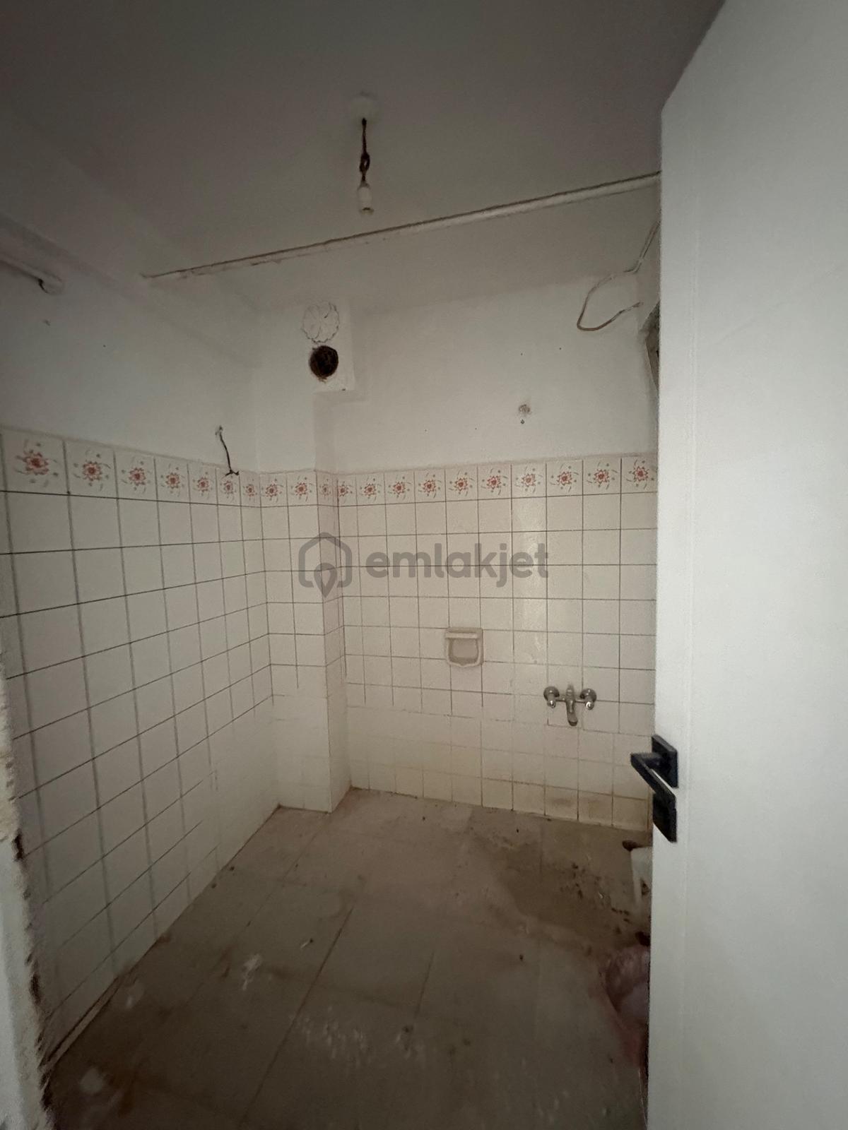 Biga İstiklal Mahallesi Yenilenmiş Satılık Daire - 10