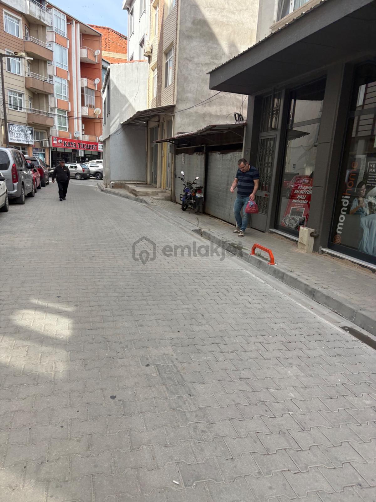 Biga İstiklal Mahallesi Yenilenmiş Satılık Daire - 3