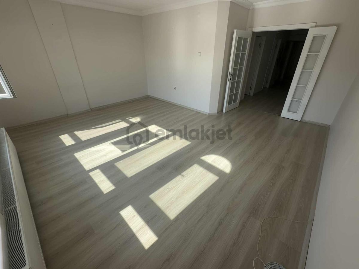 Kılıçsoy'dan Tepebaşı Göbeğe Yakın Merkezi Lokasyon Ara Kat 3+1