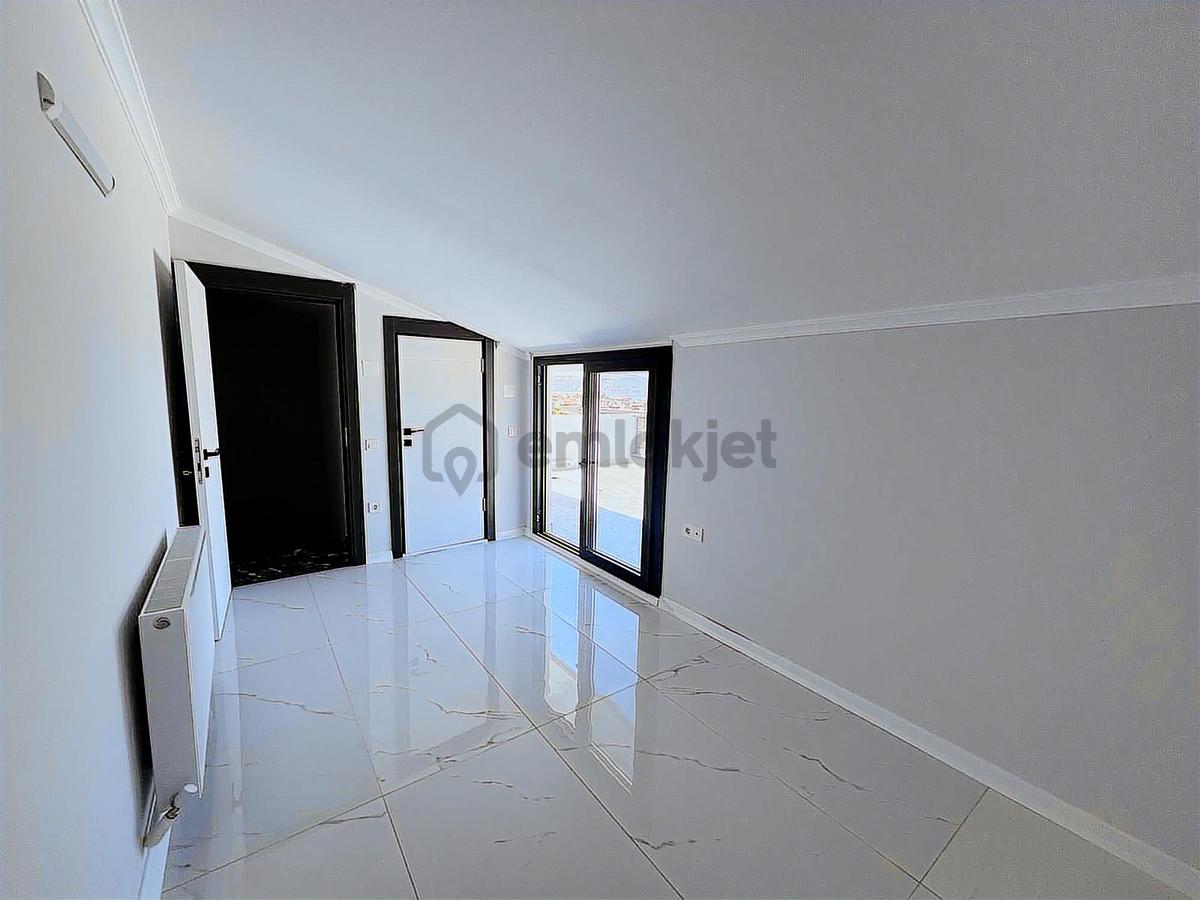 Urla Kalabak'ta Dubleks 4+1 Satılık Villa - 30