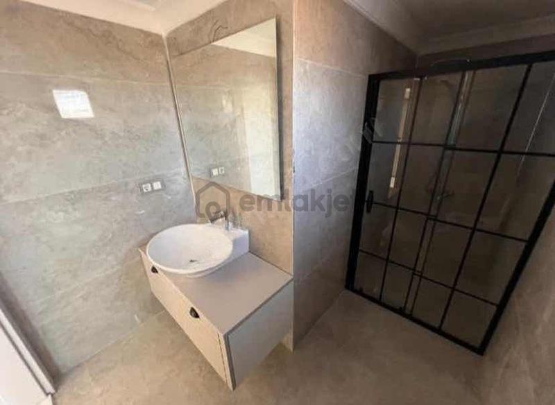Saim Gencaydan Umurbey Havuzlu Kiralık Çatı Dubleks - 15