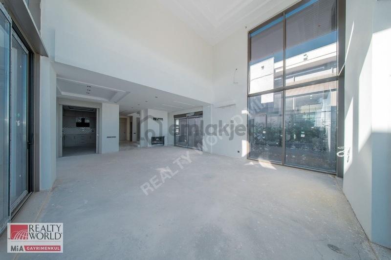 Döşemealti Site İçerisinde 6+1 Havuzlu Kiralık Villa - 15