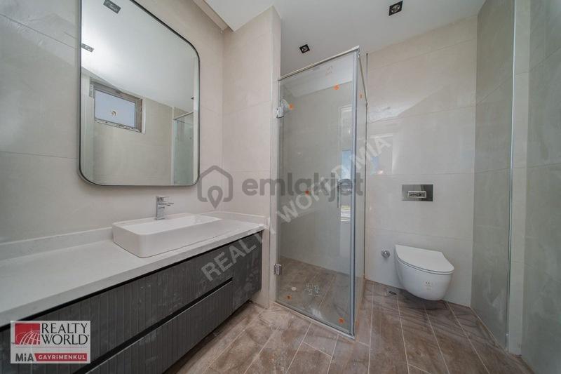 Döşemealti Site İçerisinde 6+1 Havuzlu Kiralık Villa - 34