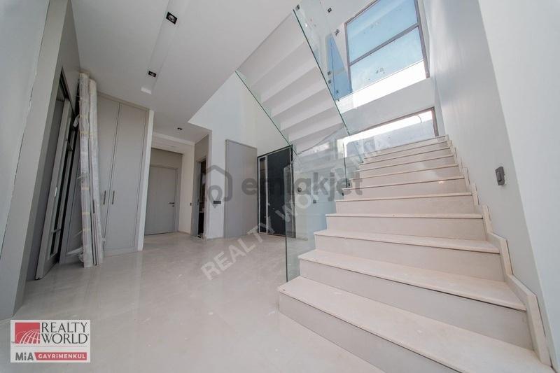 Döşemealti Site İçerisinde 6+1 Havuzlu Kiralık Villa - 10