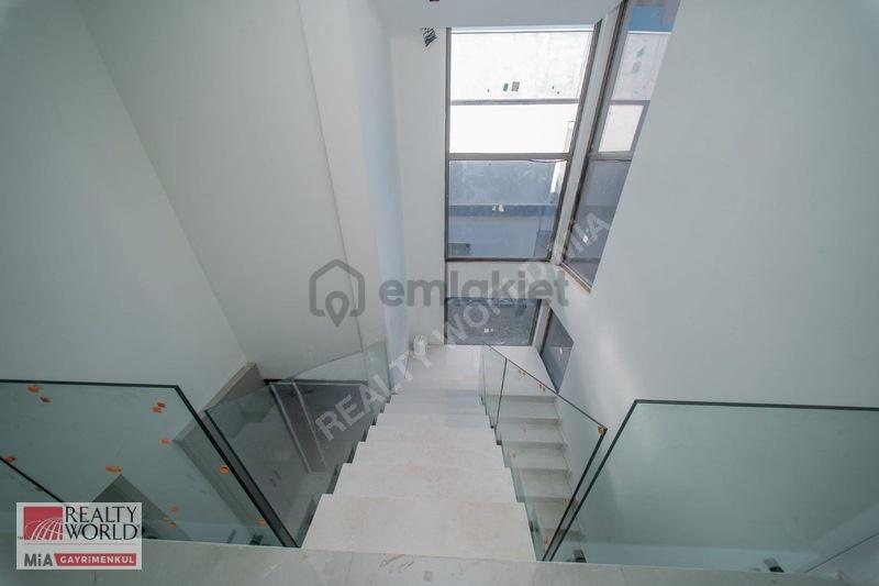 Döşemealti Site İçerisinde 6+1 Havuzlu Kiralık Villa - 11