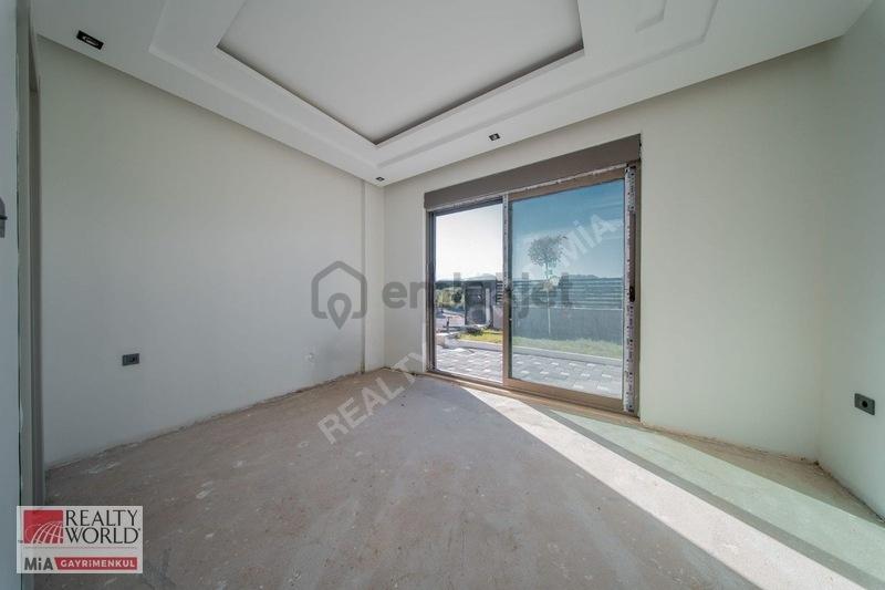 Döşemealti Site İçerisinde 6+1 Havuzlu Kiralık Villa - 9