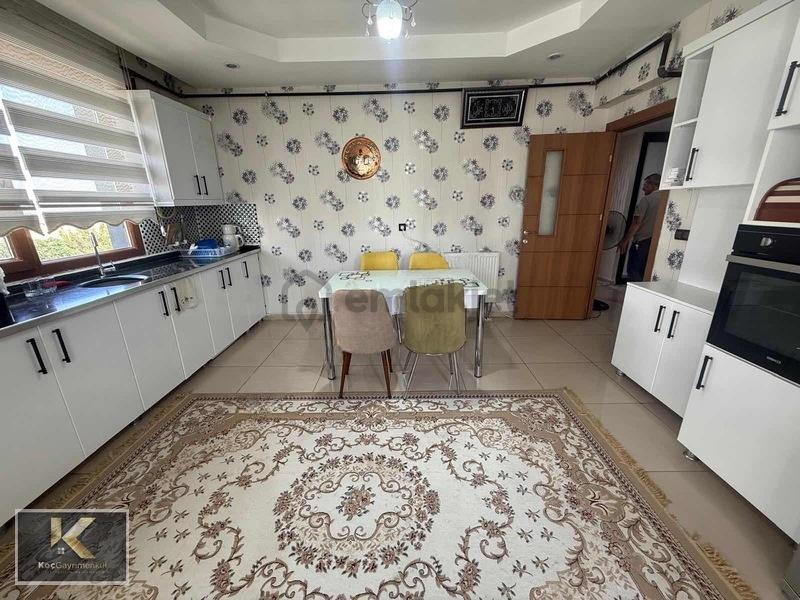 Zümrütkent Caddesi Üzeri Satılık 4+1 Bakımlı Daire - 8