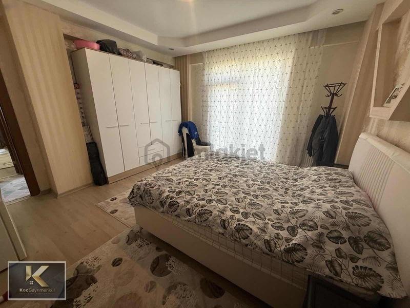 Zümrütkent Caddesi Üzeri Satılık 4+1 Bakımlı Daire - 16