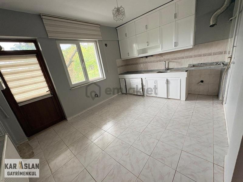 Başiskele Yeşilyurt Tınaztepe Caddesi'nde Kiralık 3+1 - 7