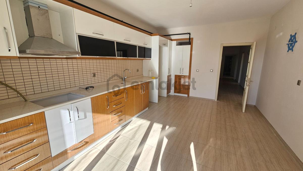 Toros Emlak'tan Selçuk Mah.saklıkent Sit. Memura Kiralık 3+1 Daire