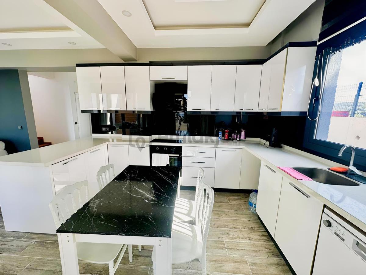 Güllükte Eşyalı Yıllık Kiralık Villa - 4