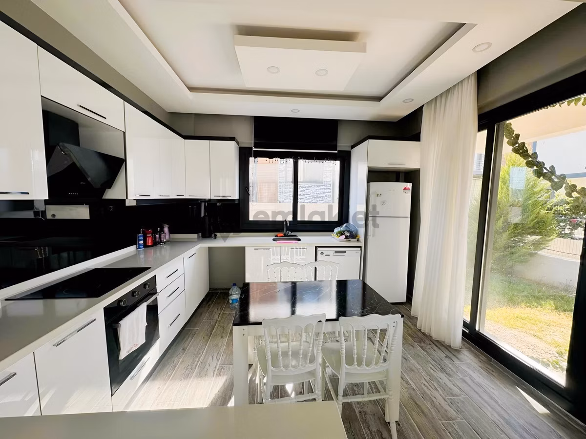 Güllükte Eşyalı Yıllık Kiralık Villa - 3