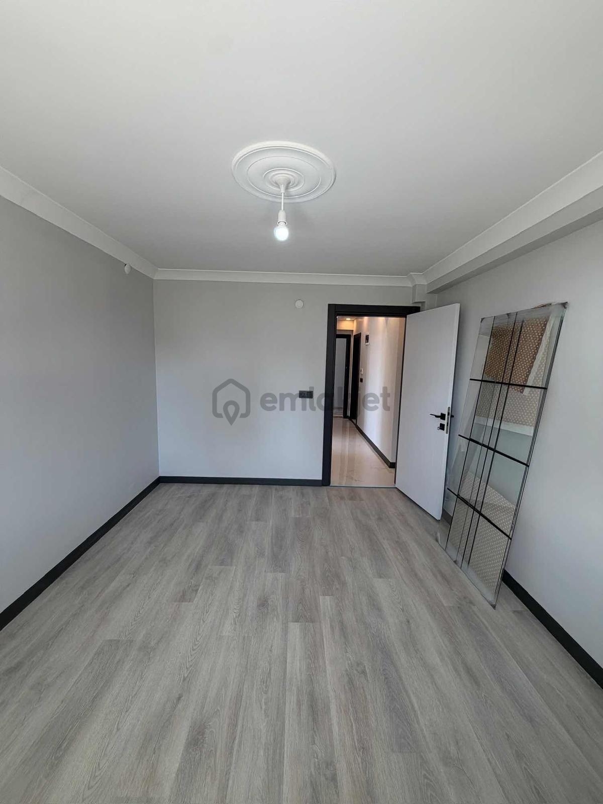 Saray Kemalpaşa Mahallesi'nde Giriş Kat 1 + 1 Satılık Daire - 8