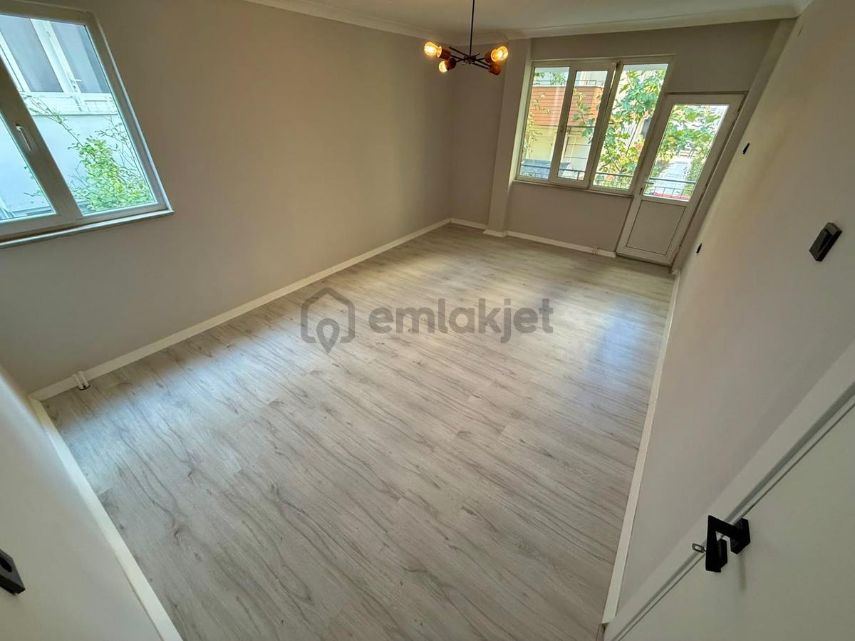 Sezgin Emlaktan Pazarın İçinde Denize 100metre Satılık 2+1 Daire - 32